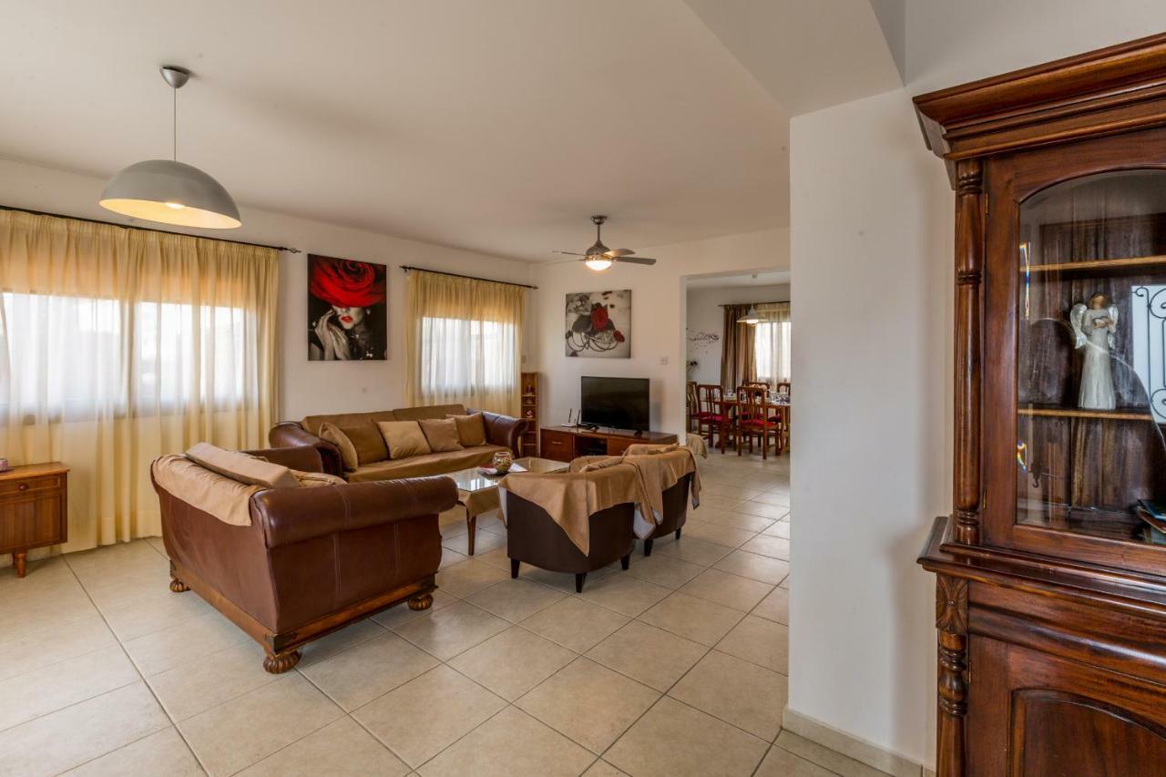 Villa Rina Пафос Екстериор снимка